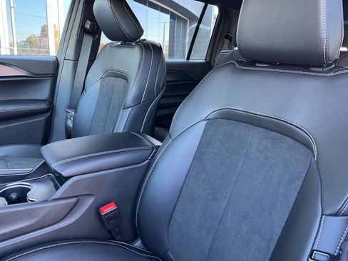 New 2025 Jeep Grand Cherokee L Altitude image 40