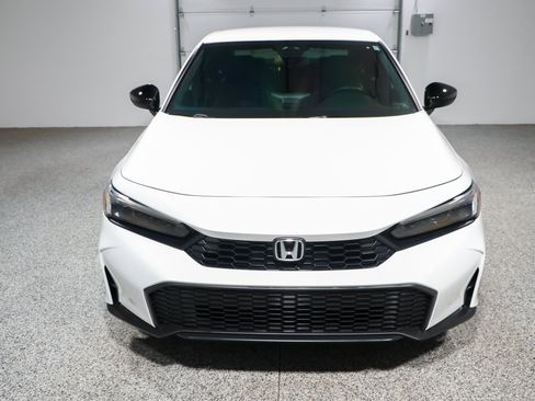 Used 2025 Honda Civic Sport image 4
