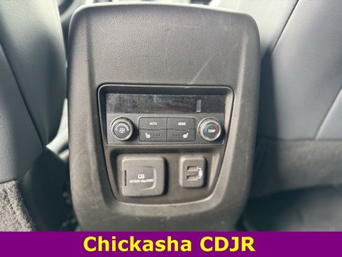 Used 2024 Buick Enclave Premium image 13