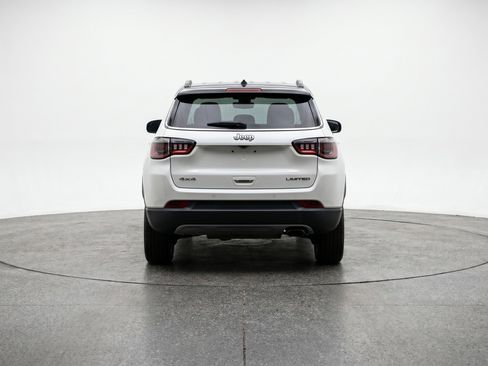 Used 2025 Jeep Compass Limited AWD/4WD image 7