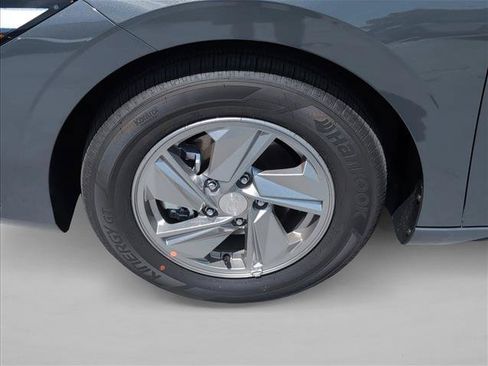 New 2026 Hyundai Elantra SE FWD image 10