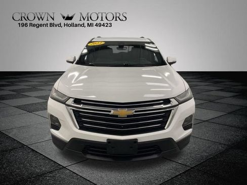 Used 2023 Chevrolet Traverse LT w/ LT Premium Package AWD/4WD image 2