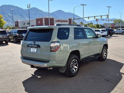 Used 2022 Toyota 4Runner TRD Off-Road Premium AWD/4WD image 3