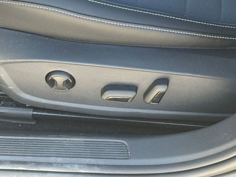 Used 2025 Volkswagen Jetta SE image 23