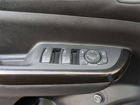 Used 2022 GMC Acadia AT4 w/ Technology Package image 12