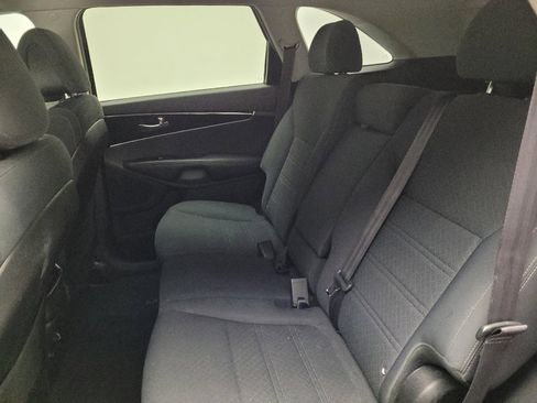 Used 2016 Kia Sorento FWD w/ LX Convenience Package image 18