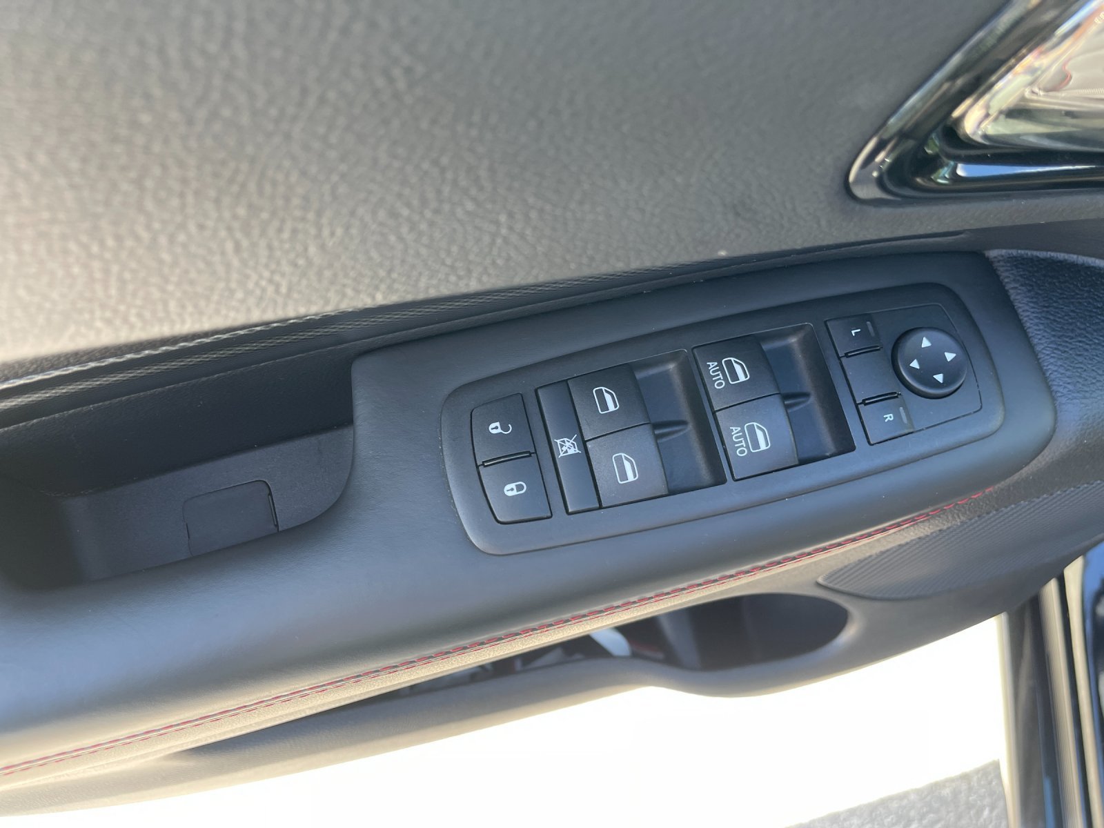 Used 2025 Dodge Durango R/T AWD/4WD image 12