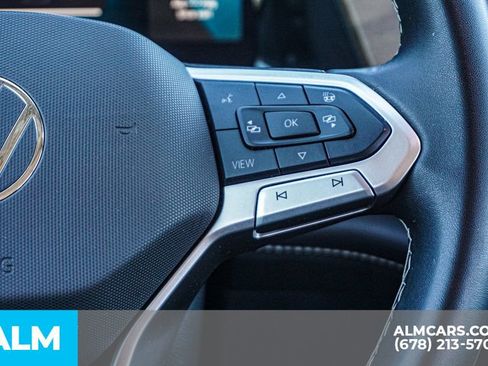 Used 2024 Volkswagen Atlas SE image 31
