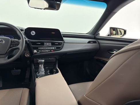 Certified 2023 Lexus ES 250 w/ Premium Package AWD/4WD image 34