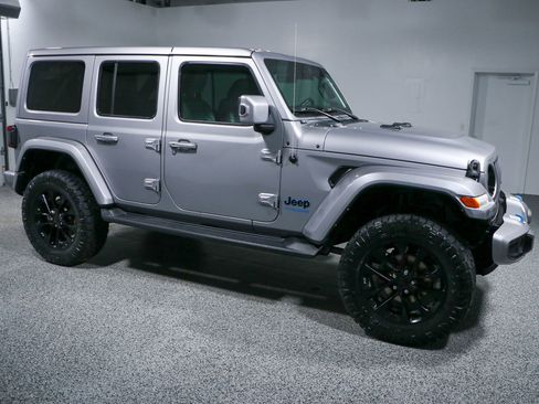 Used 2021 Jeep Wrangler Unlimited Sahara image 7