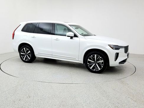 New 2025 Volvo XC90 B6 Core w/ Climate Package image 3