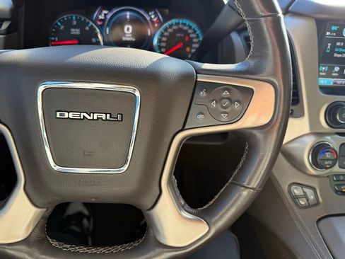 Used 2018 GMC Yukon Denali w/ Denali Ultimate Package image 19