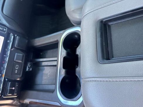 Used 2020 GMC Sierra 2500 SLT w/ Technology Package RWD image 24