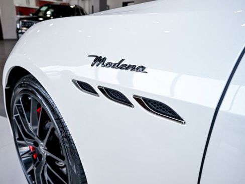 Used 2022 Maserati Ghibli Modena image 15