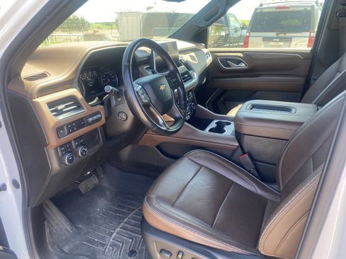 Used 2021 Chevrolet Tahoe High Country w/ Premium Package 2 AWD/4WD image 4