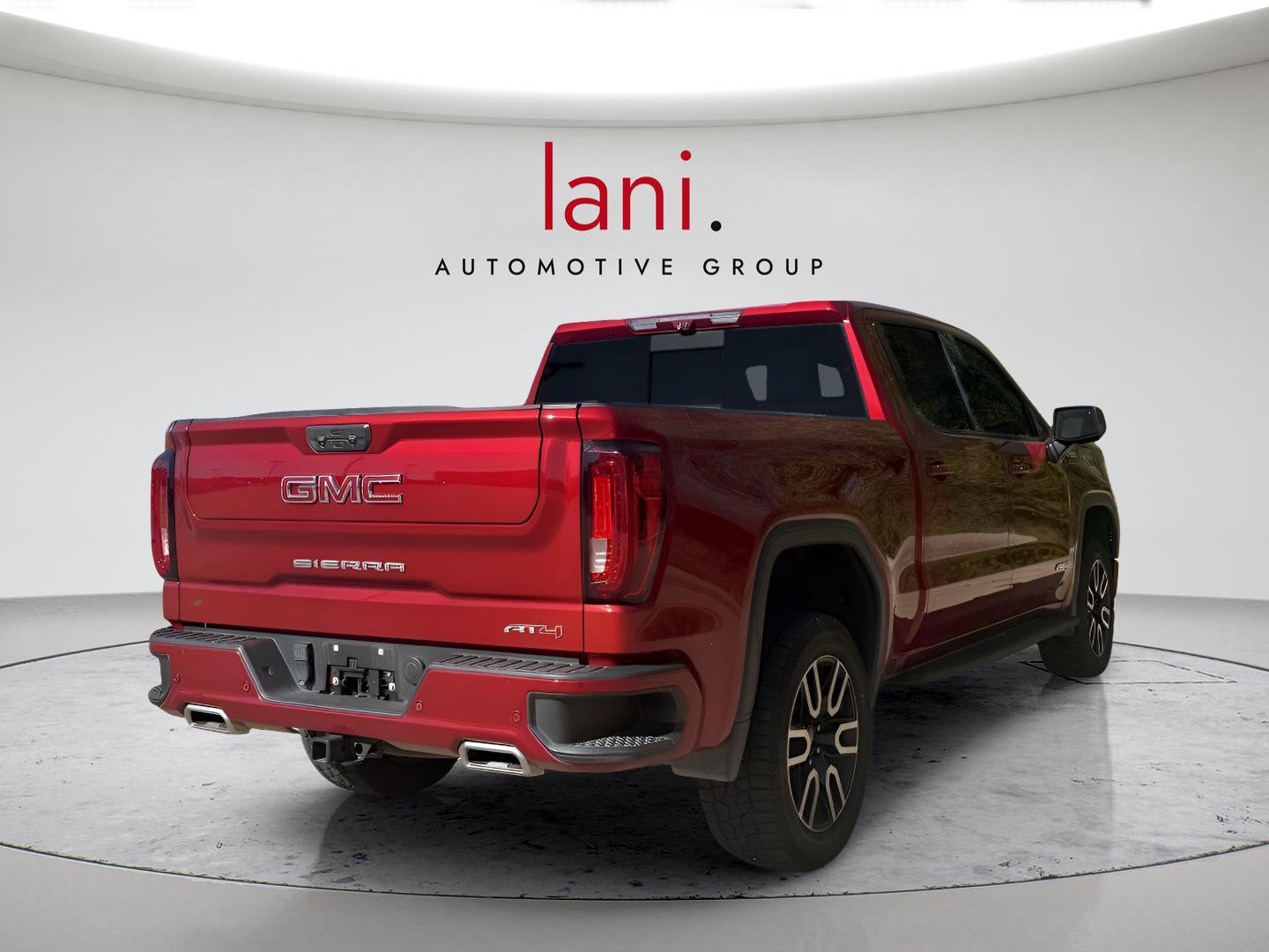 Used 2024 GMC Sierra 1500 AT4 w/ Technology Package AWD/4WD image 5