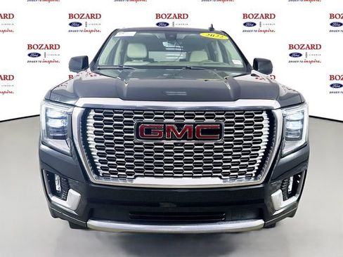 Used 2022 GMC Yukon Denali w/ Denali Premium Package image 2