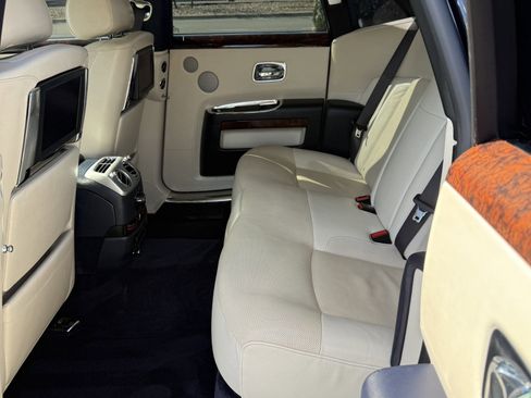 Used 2012 Rolls-Royce Ghost image 23