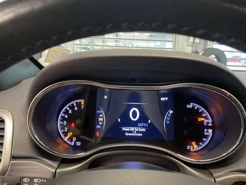 Used 2022 Jeep Grand Cherokee Limited image 18