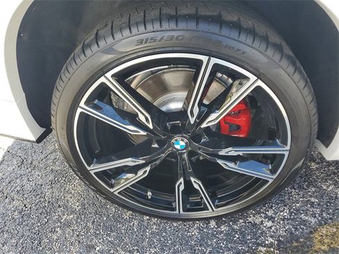 Used 2025 BMW X5 M60i image 8