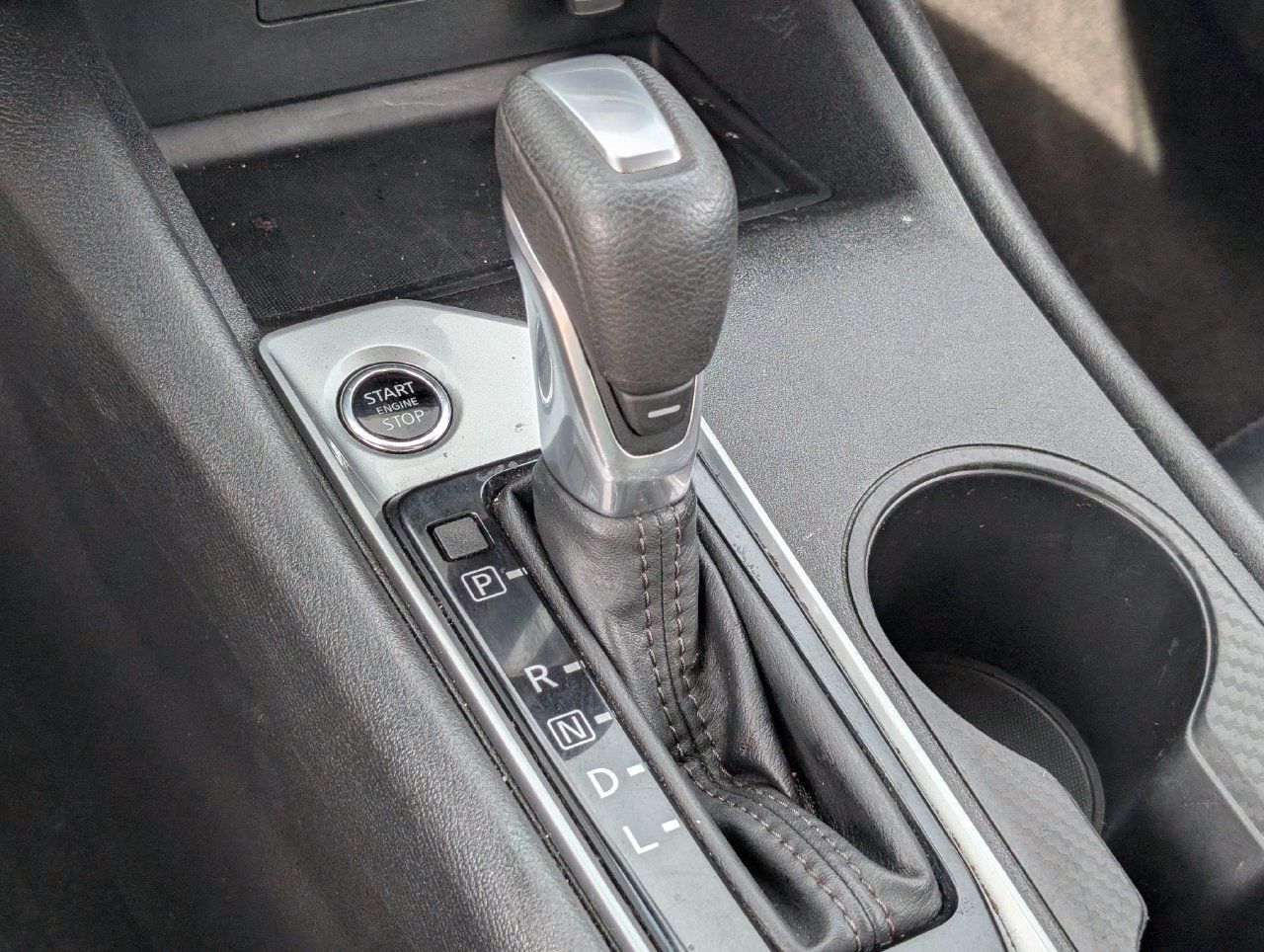 Used 2025 Nissan Altima 2.5 SV FWD image 21