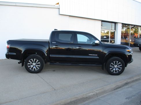 Used 2023 Toyota Tacoma Limited image 8