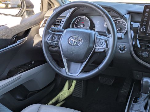Used 2023 Toyota Camry XLE image 15