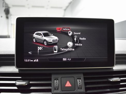 Used 2018 Audi Q5 Prestige w/ Prestige Package image 23