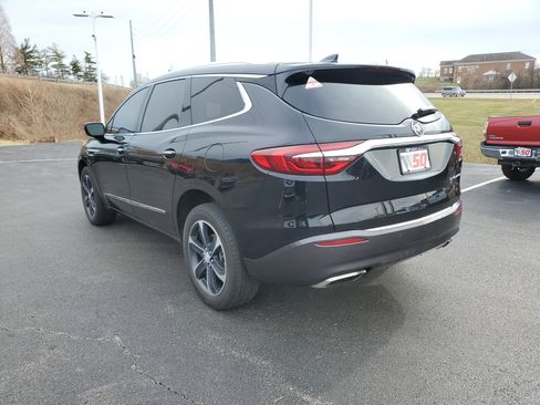Used 2019 Buick Enclave Essence w/ LPO, Sport Appearance Package image 7