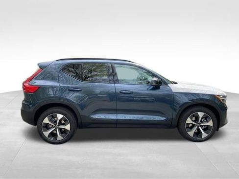 New 2026 Volvo XC40 B5 Plus w/ Climate Package AWD/4WD image 8