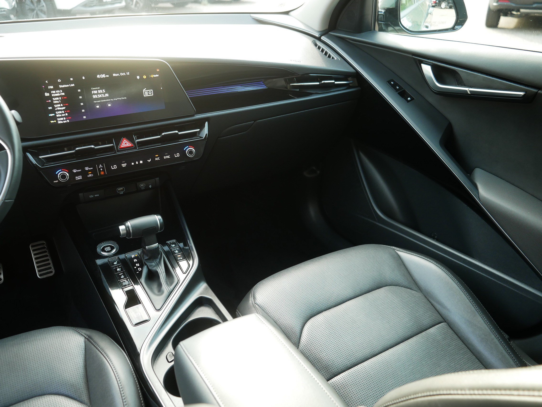 Certified 2025 Kia Niro SX Touring FWD image 11