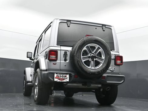 Used 2020 Jeep Wrangler Unlimited Sahara AWD/4WD image 39