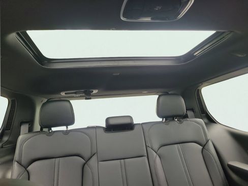 New 2026 Jeep Grand Wagoneer Limited AWD/4WD image 19