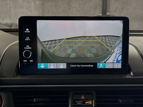Used 2023 Honda Pilot Touring image 13