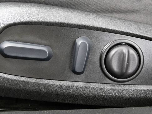 Used 2025 Chevrolet Malibu RS FWD image 8