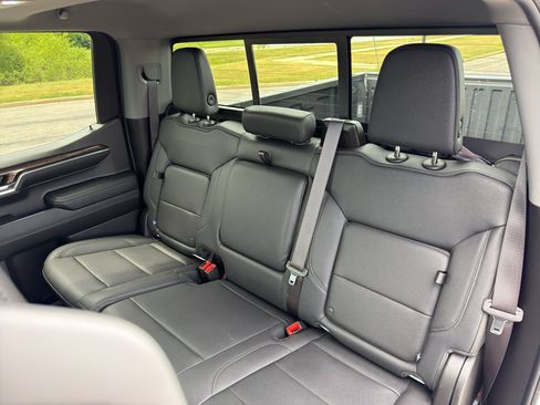 Used 2024 GMC Sierra 1500 Elevation w/ Elevation Premium Package AWD/4WD image 39