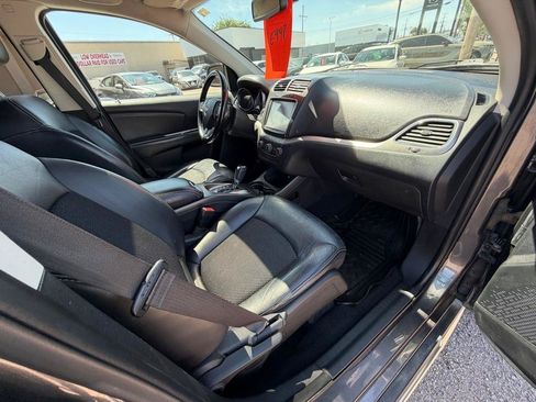 Used 2020 Dodge Journey Crossroad FWD image 14