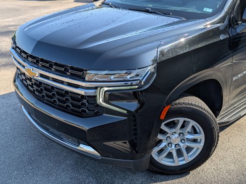 Used 2024 Chevrolet Suburban LS RWD image 13