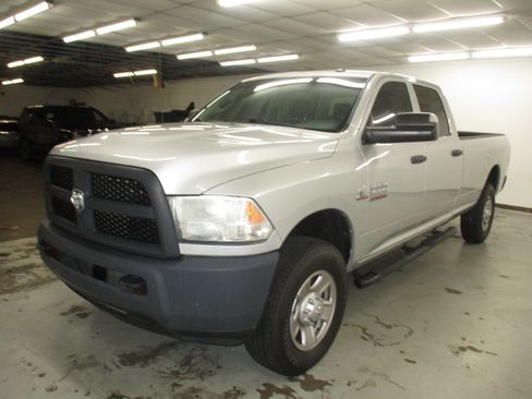 Used 2018 RAM 3500 Tradesman w/ Popular Equipment Group AWD/4WD image 3