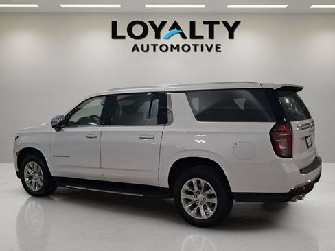 Used 2023 Chevrolet Suburban Premier AWD/4WD image 3