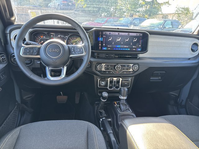 Certified 2026 Jeep Wrangler Unlimited Sahara AWD/4WD image 21