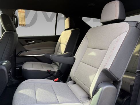 New 2025 Chevrolet Traverse LT w/ Enhanced Driving Package image 5