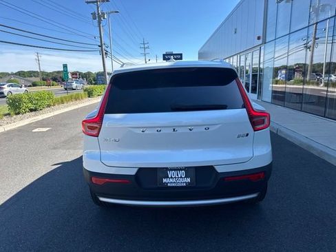 Certified 2025 Volvo XC40 B5 Core AWD/4WD image 4
