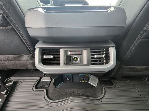 New 2025 Ford F150 Lariat w/ Equipment Group 502A High image 17