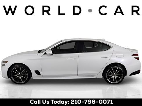 Used 2023 Genesis G70 2.0T image 4