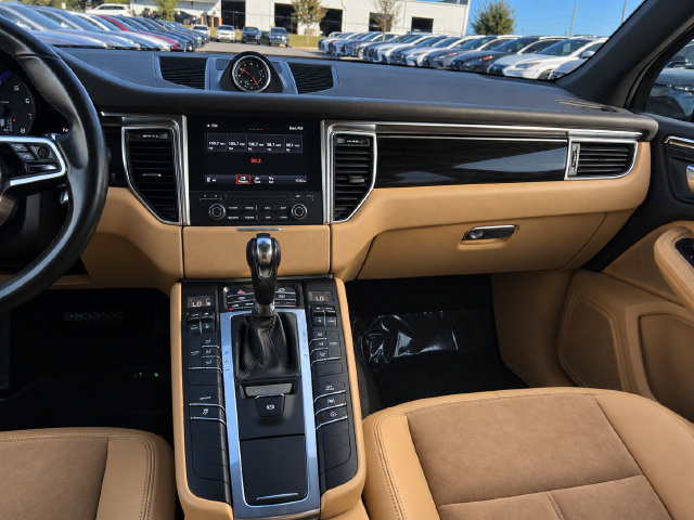 Used 2018 Porsche Macan AWD/4WD image 11