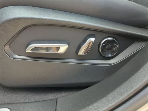 Used 2025 Acura RDX SH-AWD w/ Technology Package image 17