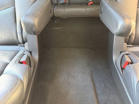Used 2018 Cadillac Escalade ESV Luxury RWD image 32