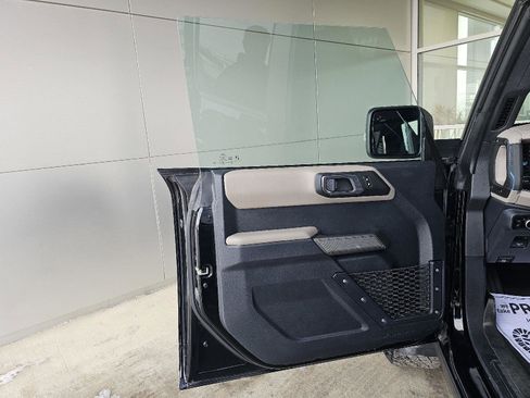 Used 2023 Ford Bronco Wildtrak image 19