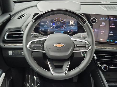 Used 2025 Chevrolet Traverse High Country w/ LPO, Floor Liner Package AWD/4WD image 13